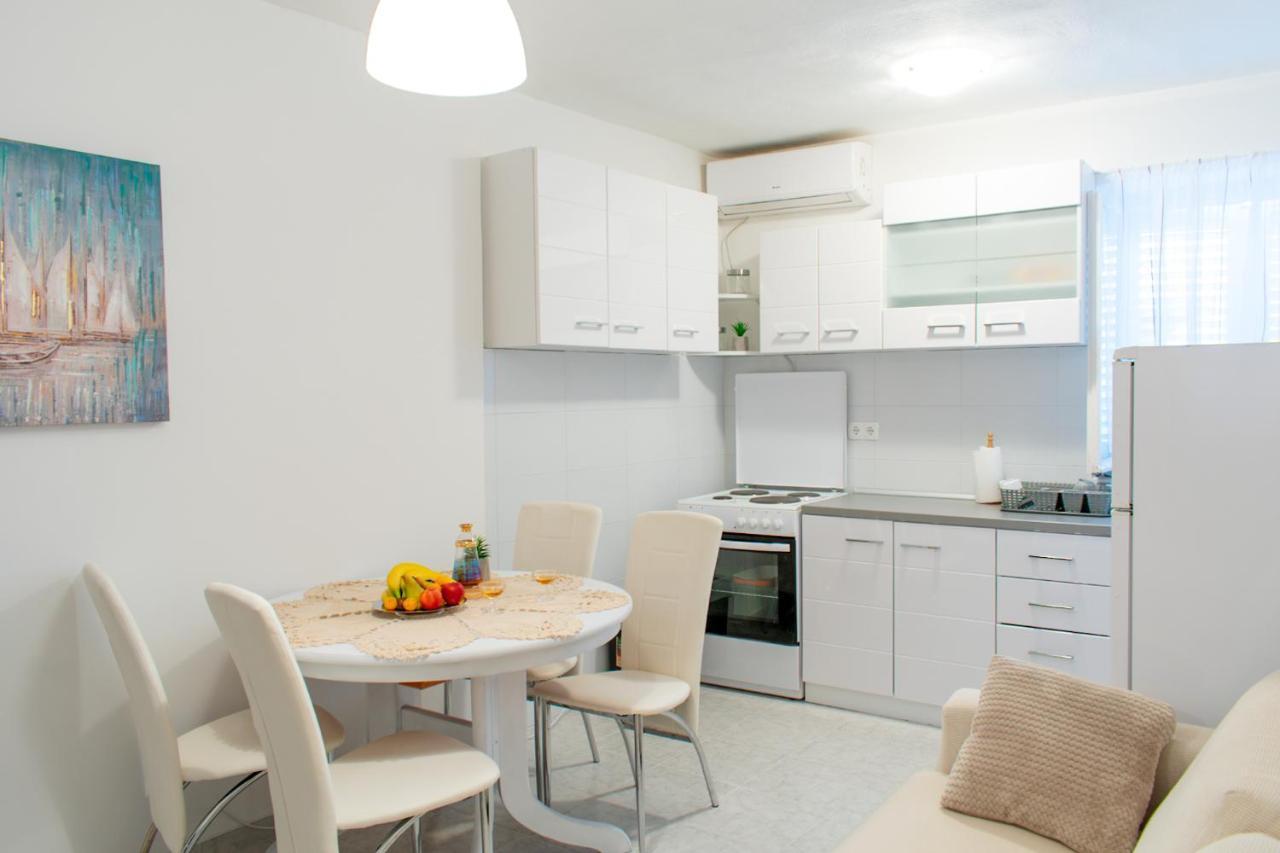 Apartamento Apartman Karmen Kaštela Exterior foto